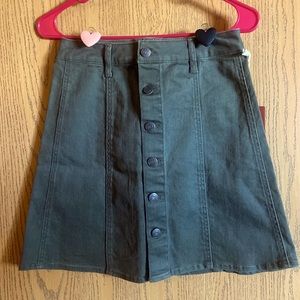 New with tags size 0 olive green denim skirt with button detail